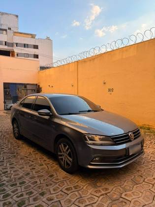 VOLKSWAGEN JETTA 1.4 16V TSI COMFORTLINE GASOLINA 4P TIPTRONIC VOLKSWAGEN JETTA 1.4 16V TSI COMFORTLINE GASOLINA 4P TIPTRONIC